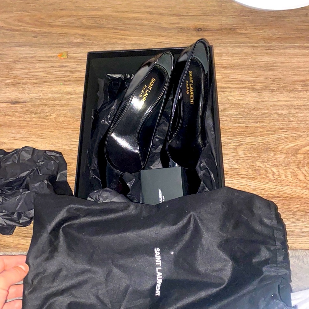 Shoes have been worn one time they fit a little to small they are a 7 1/2